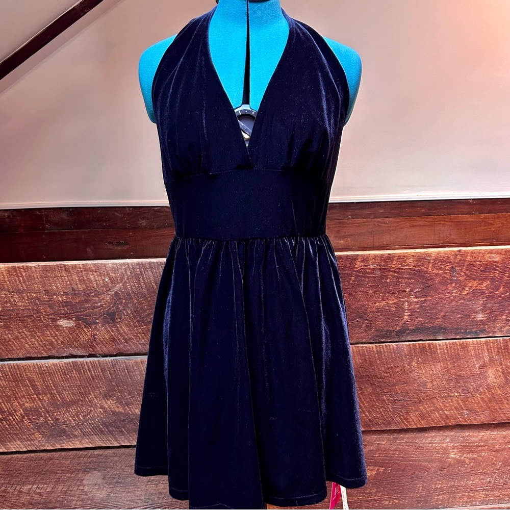Gothic Black Velvet Marilyn Monroe Halter Top Skater Dress / Stretchy Pinup LBD - Picture 3 of 7